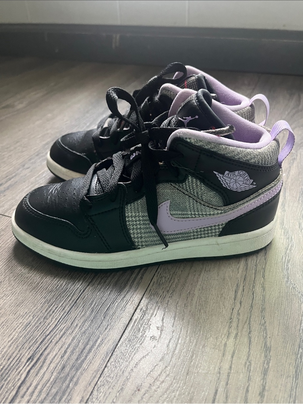 Jordan Low-Top Sneakers - Black & Lavender Size US 13.5 c